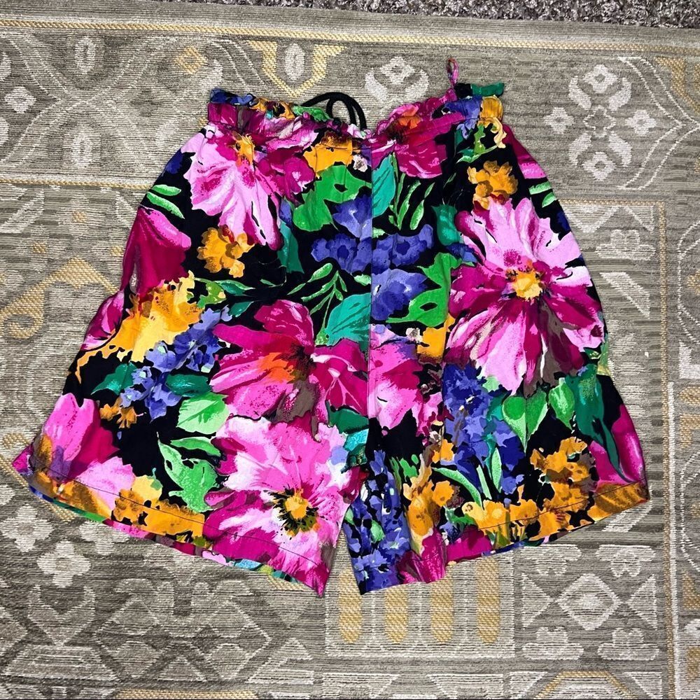 VINTAGE Boom Floral Shorts - Picture 2 of 5